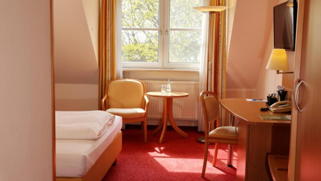 Hotel Alarun Unterschleißheim Exterior foto